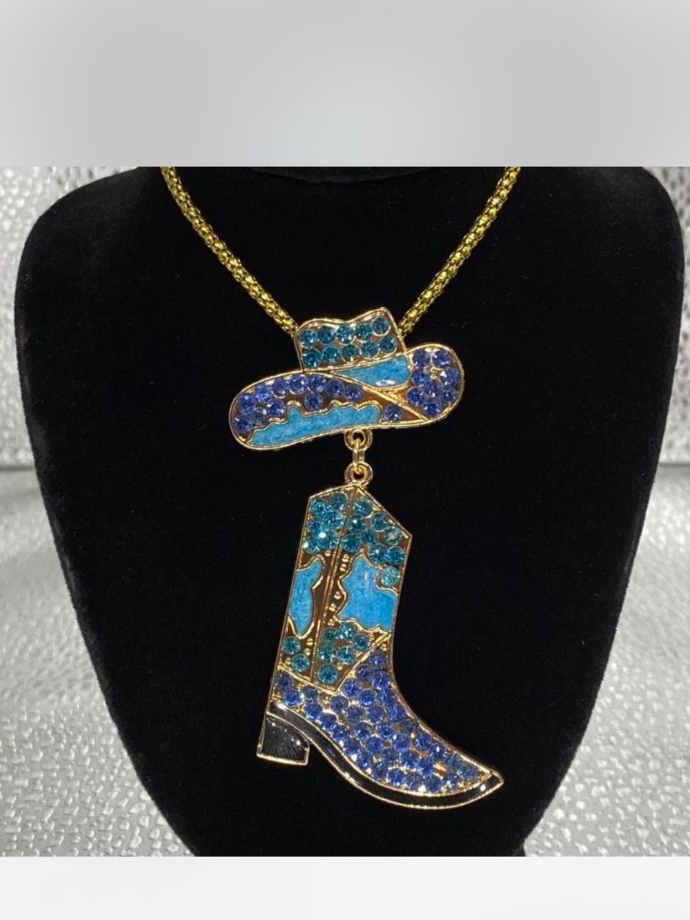Southwestern ^^^ Turquoise  Pendant Necklace “ Bonus ! 👀 Pics * Earrings !!!